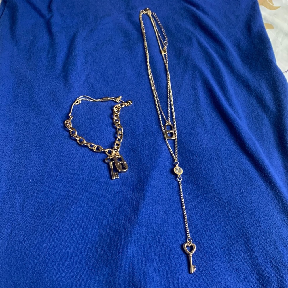 Bracelete y cadena